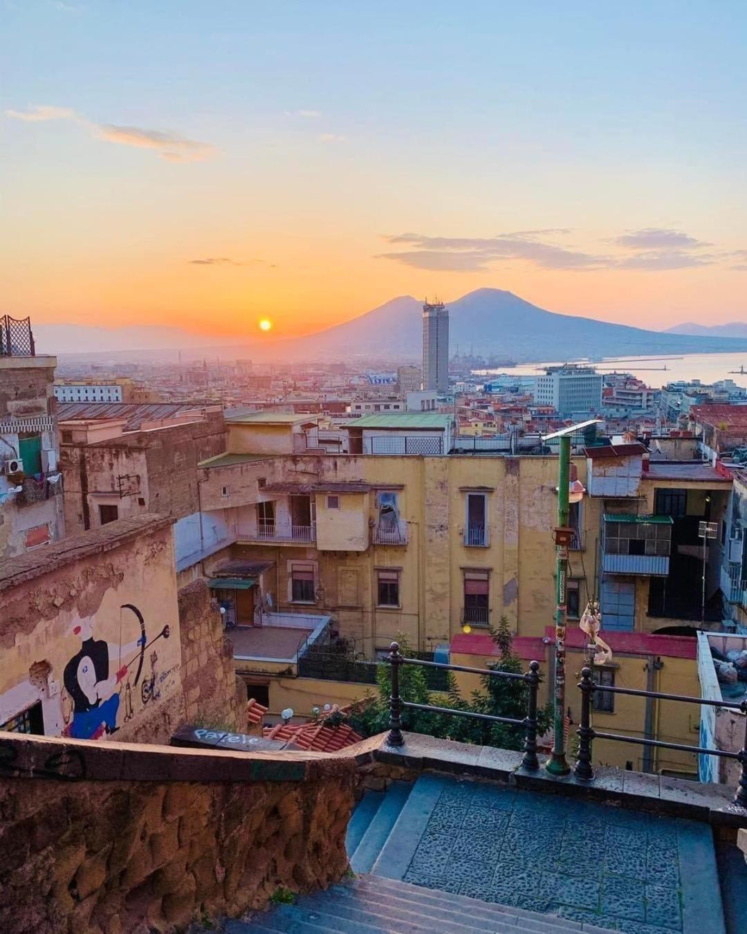 Holiday Home Un Posto Solare نابولي المظهر الخارجي الصورة